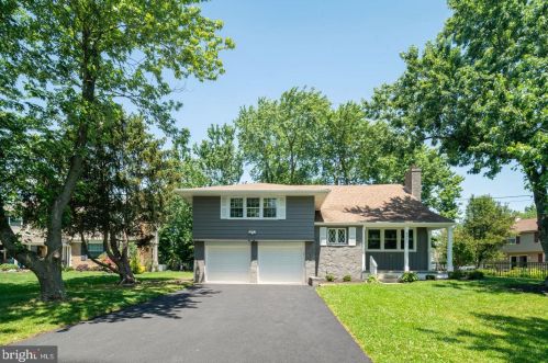 801 Meetinghouse Ct, Riverton, NJ 08077-3325