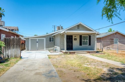 1064 8th St, Fresno, CA 93702-1221