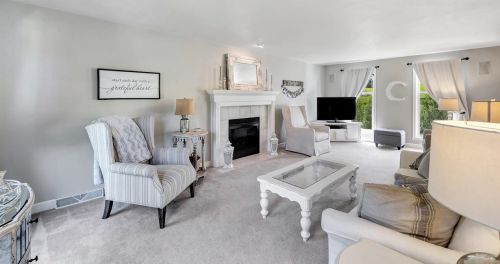 1315 Graceland Ter, Green Bay, WI 54313-7574