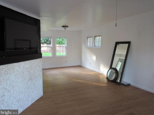 1118 Sterling Ave, Boothwyn, PA 19061-3918