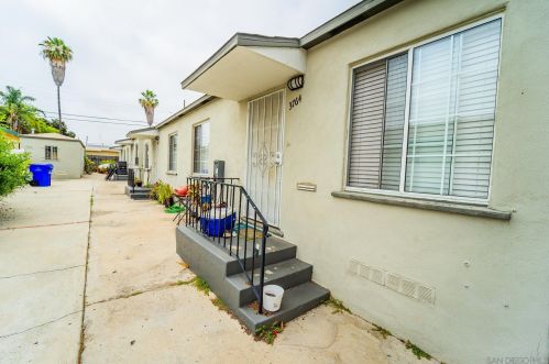 3764 Menlo Ave, San Diego CA 92105-1814 exterior