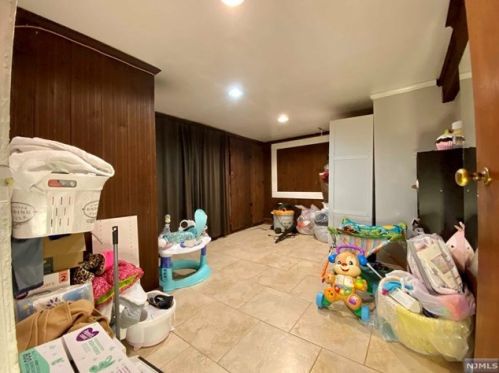 27 Union Ave, Nutley NJ  07110-3325 exterior