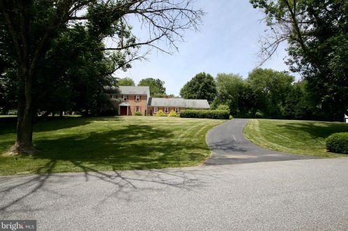 9 Highpoint Dr, Thornton, PA 19373-1024