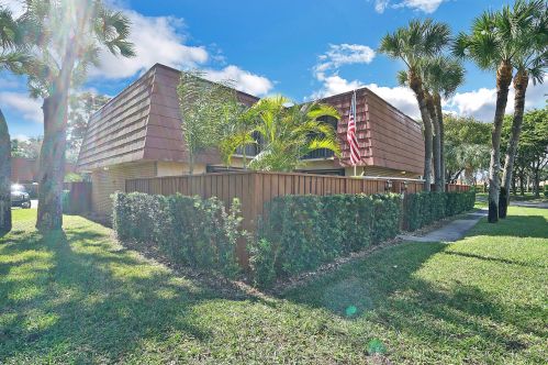 518 Buttonwood Ln, Boynton Beach, FL 33436-7123