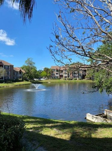 10200 Gandy Blvd, Saint Petersburg FL  33702-2341 exterior