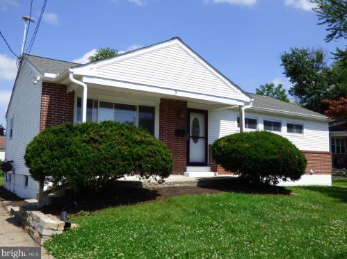 5 Harvey Cir, Downingtown, PA 19335-2430