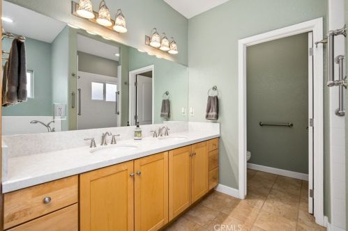 28 Fresno St, Lake Nacimiento CA  93446-2014 exterior