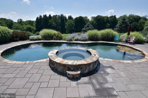 116 Osborne Cir, Kennett Sq PA  19348-1910 exterior