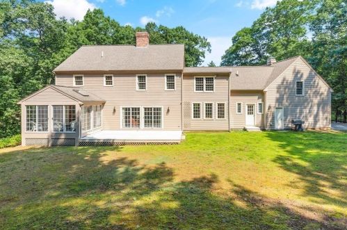 3 Carriage House Ln, Boxford, MA 01921-1608