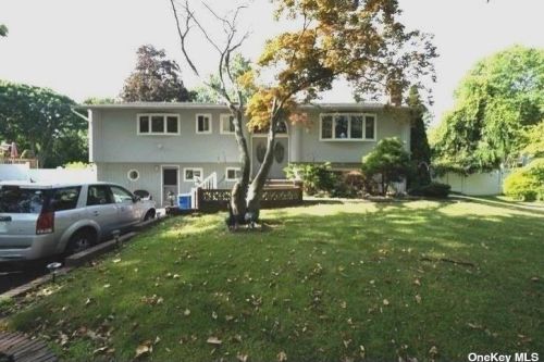 7 Pine Hill Ln, Huntington Station, NY 11746-6509