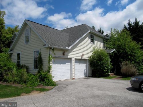 28 Berkshire Dr, Shrewsbury PA  17361-1130 exterior