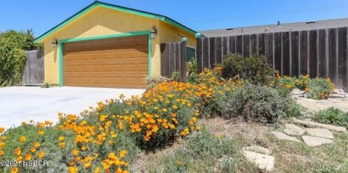 3388 Driftwood Dr, Santa Maria, CA 93455-2825