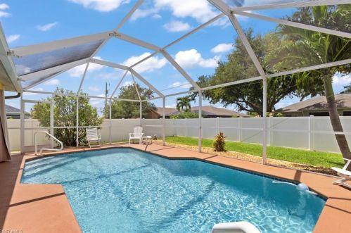 1712 4th Pl, Cape Coral, FL 33909-5219