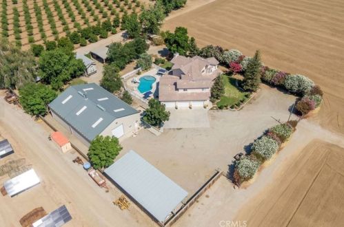 15414 Cuda Dr, Bakersfield CA  93307-9279 exterior