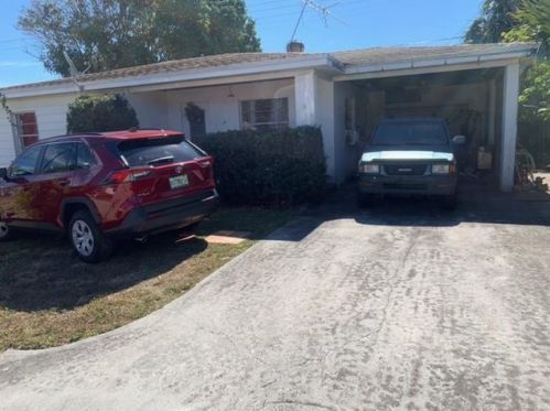 111 28th St, West Palm Beach, FL 33404-2303