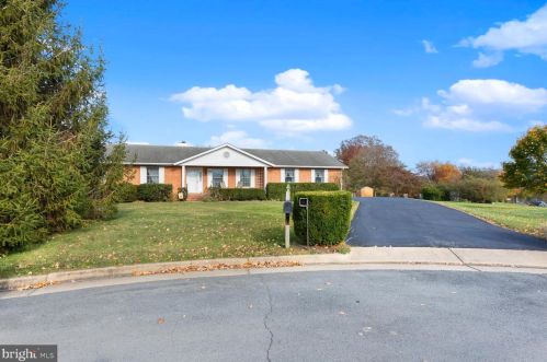 504 Jasper Ct, Woodstock VA  22664-1459 exterior