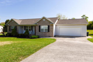 429 Ronjo Dr, Maryville, TN 37803-7926