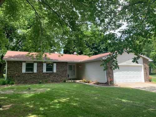 335 Independence Dr, Valpo, IN 46383-9556