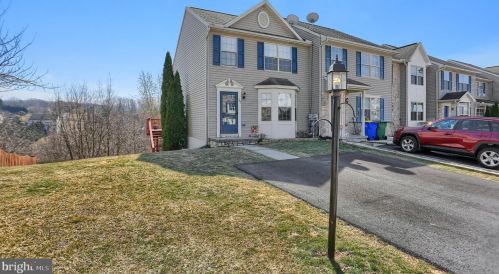 161 Sara Ln, Hanover, PA 17331-8675