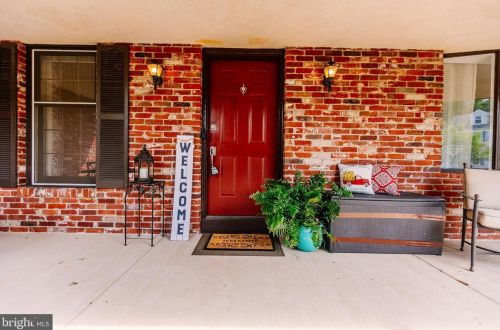 244 Woodlake Dr, Southampton, PA 18966-2169