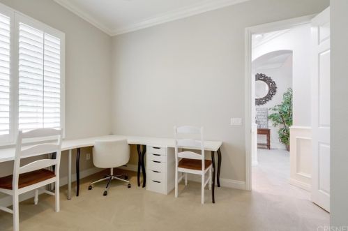 24306 Foxglove Pl, Santa Clarita CA  91354-4922 exterior