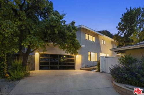 3420 Castlewoods Pl, Van Nuys, CA 91403-4811