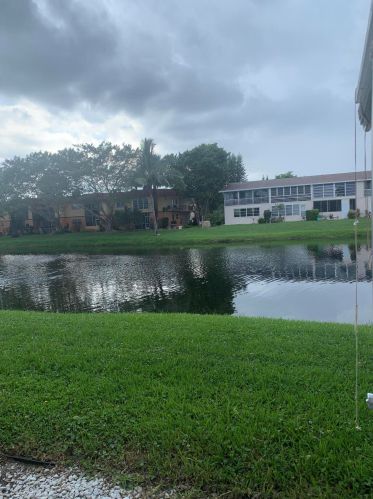 51 Sheffield C, West Palm Beach FL  33417-1565 exterior