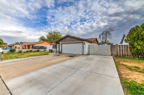8001 College Dr, Phoenix, AZ 85033-1026