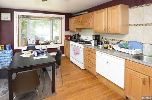 23 Hudson Ave, Ridgefield Park NJ  07660-1732 exterior