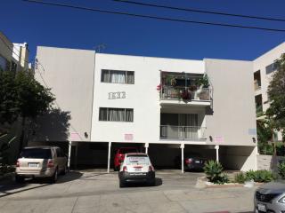 1633 Poinsettia Pl, Los Angeles CA  90046-3511 exterior
