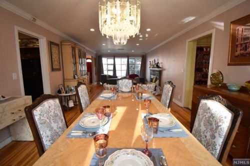 26 Elmwood Ter, Elmwood Park NJ  07407-1729 exterior