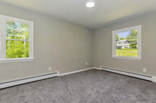 3 Marlin Dr, Waterford CT  06385-2605 exterior