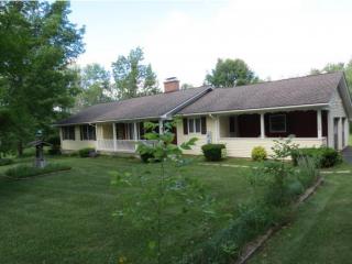 1008 Middle Pownal Rd, Woodford, VT 05201-8600