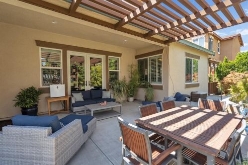 662 Canterbury Cir, Vacaville CA  95687-8225 exterior