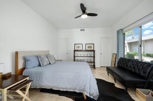 8 Oak Tree Dr, Rancho Mirage CA  92270-1612 exterior