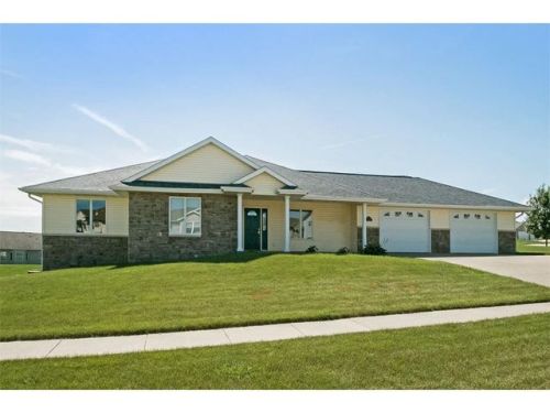 385 Prairie Dr, Fairfax, IA 52228-9542