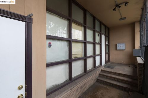 874 30th St, Oakland, CA 94608-4510