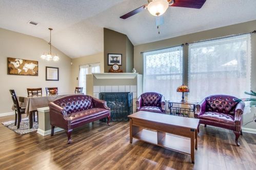 1808 Newton Dr, Lewisville TX  75028-7318 exterior