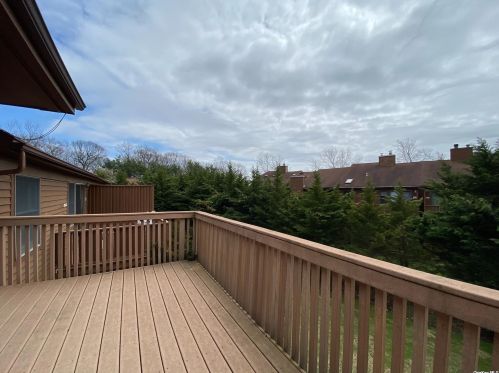 41 Hunt Dr, Muttontown NY  11753-1153 exterior