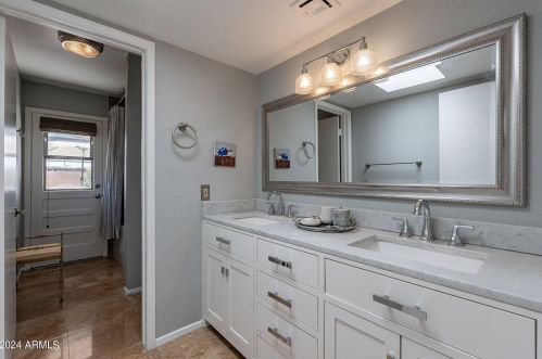 6911 Friess Dr, Scottsdale AZ  85254-3410 exterior