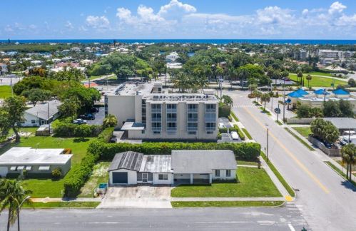 401 12 Ave, Boynton Beach FL  33435-6034 exterior