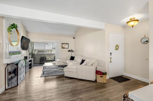 1042 La Habra Blvd, La Habra, CA 90631-5317