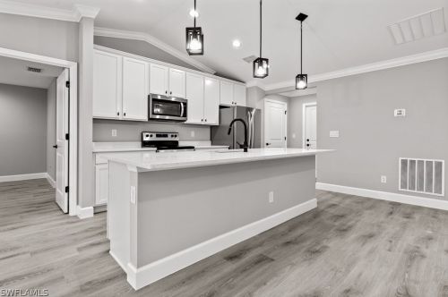 2721 4 Ter, Cape Coral FL  33991-1126 exterior