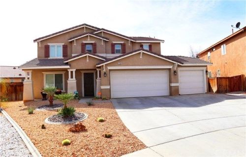 13769 Feller Ln, Victorville, CA 92394-7553