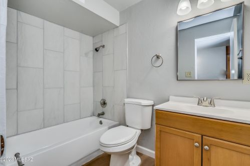 7084 Leary Dr, Tucson, AZ 85756-7358