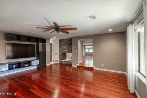 9225 Arroya Vista Dr, Phoenix, AZ 85028-4807