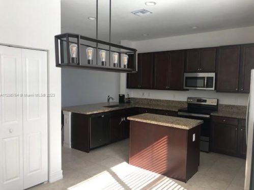 11756 13th Ct, Hollywood FL  33025-2545 exterior