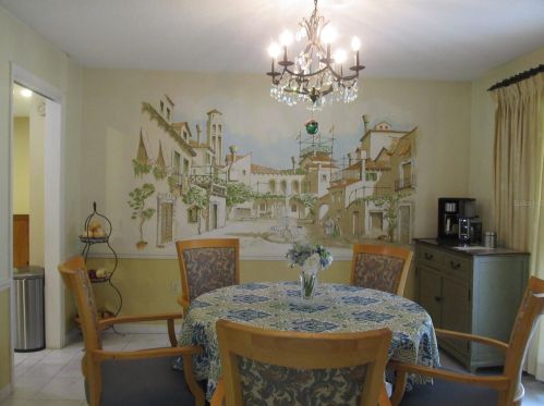 8613 Caracas Ave, Orlando, FL 32825-7904