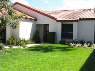 1957 Magnolia Cir, Tavares, FL 32778-2037