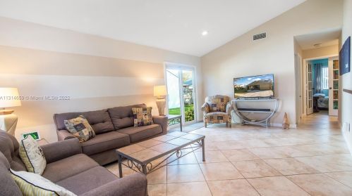 8640 14th Ct, Hollywood, FL 33025-3308